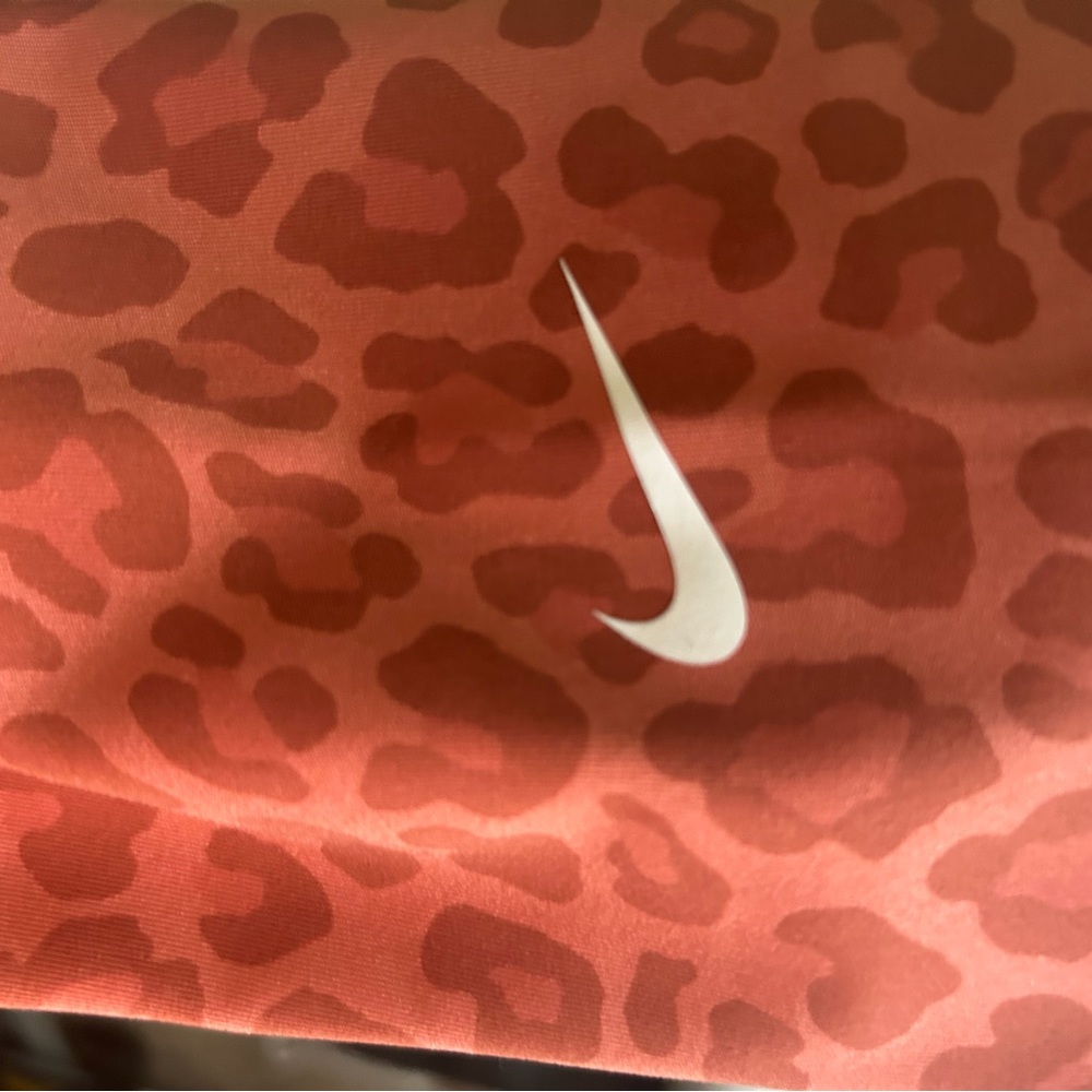 Nike cheetah print leggings - Picture 2 of 4
